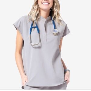 Figs rafaela small scrub top 😍